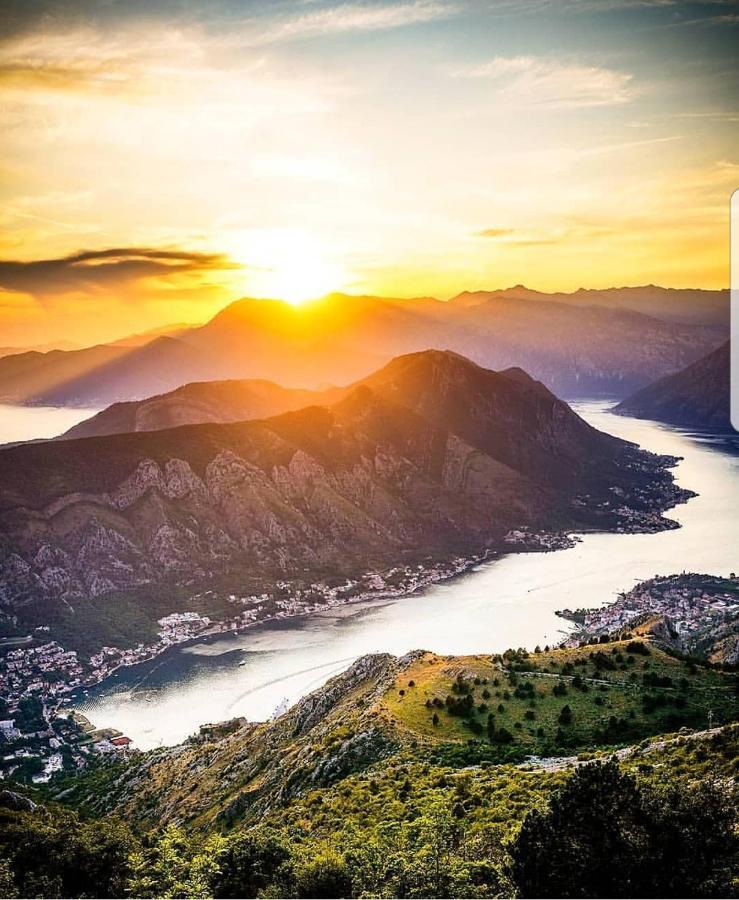 Old Stone Villa Lalosevic Kotor Eksteriør billede